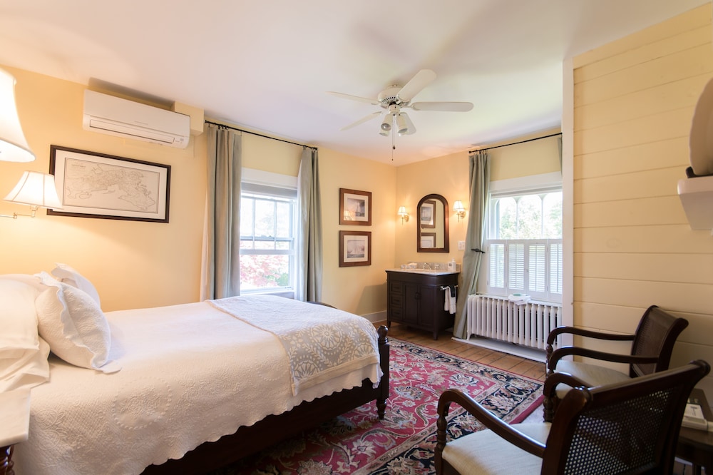 Marshall Slocum Inn 21/44