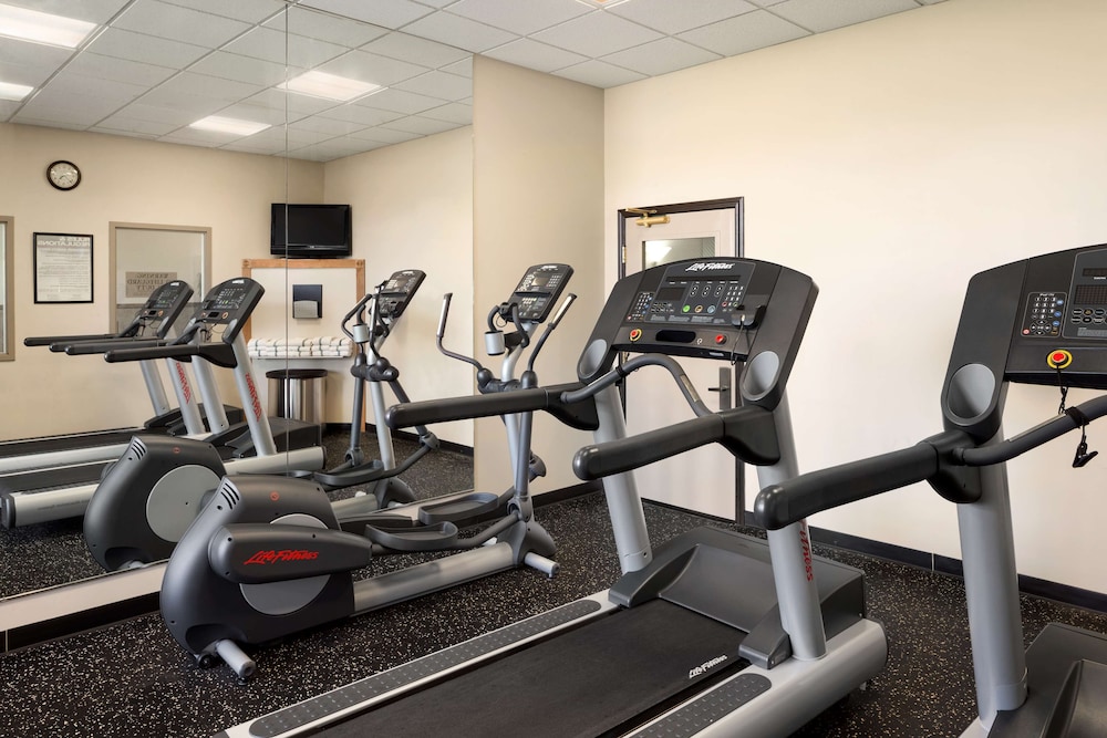 Country Inn & Suites by Radisson, Findlay, OH 9/19