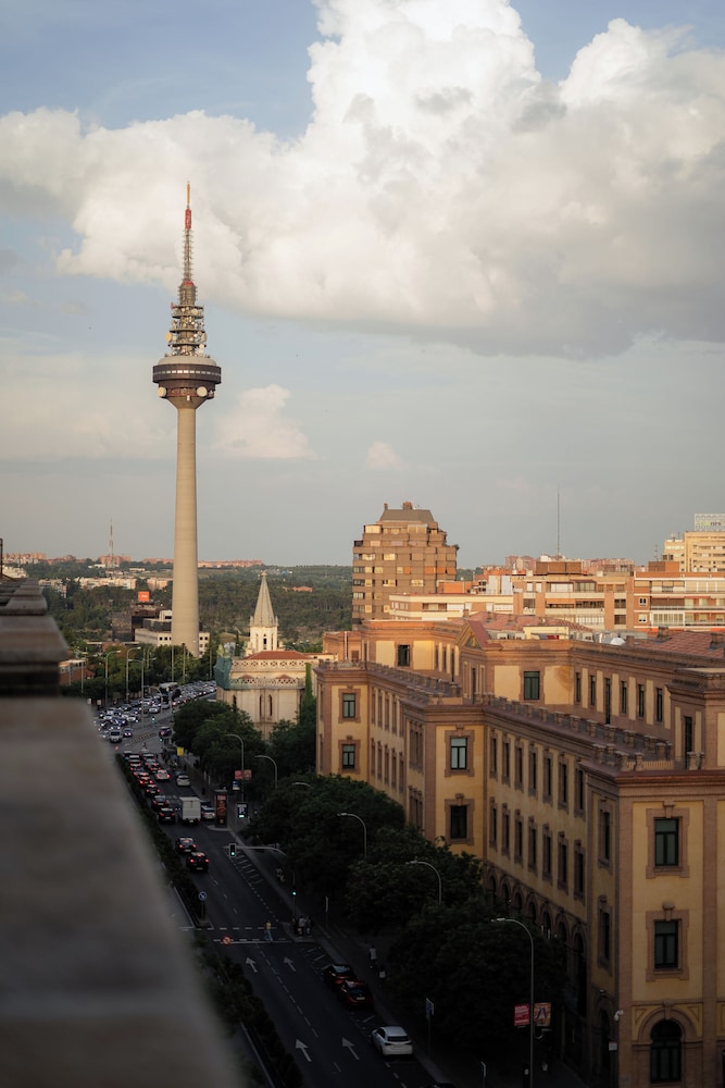 Novotel Madrid Center 74/77