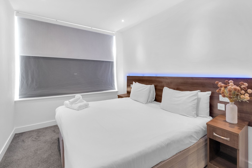 Signature Hotel London 18/50