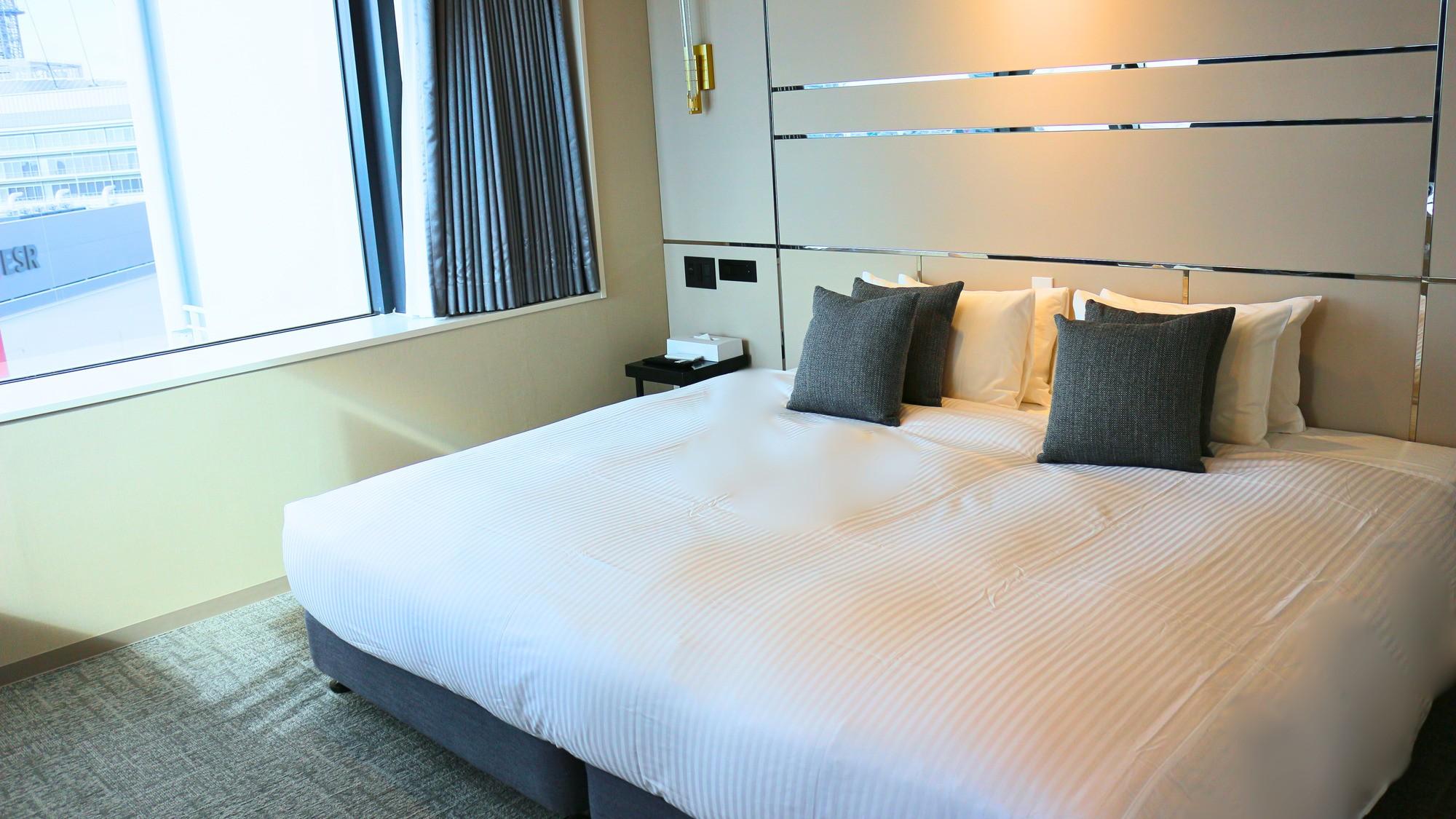 Hollywood, Superior, Single Bed