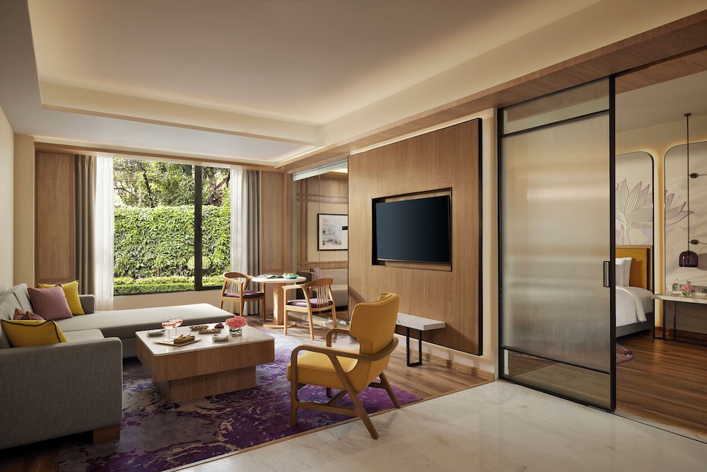 Vivanta Thane LBS Road 29/36