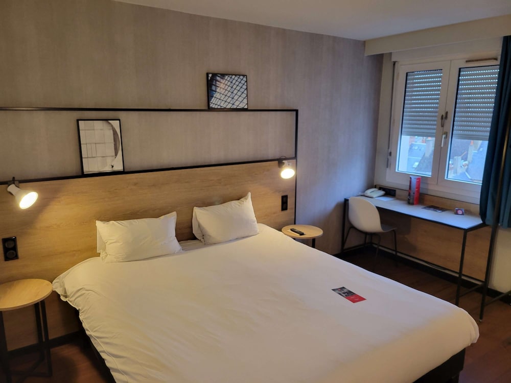 ibis Chateauroux 18/52