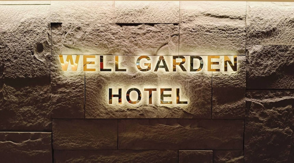 Well Garden Hotel 6/50