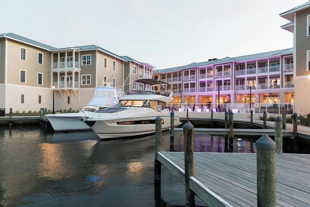 Autograph Collection Waterline Marina Resort & Beach Club 42/50