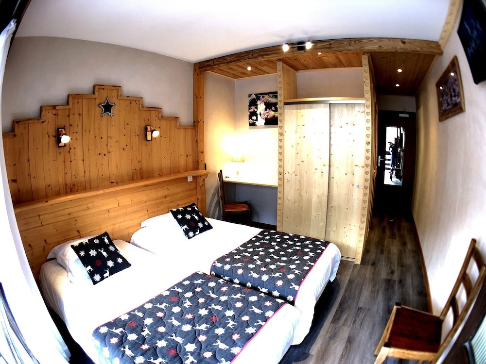 Hotel Le Soly Varnay 27/68