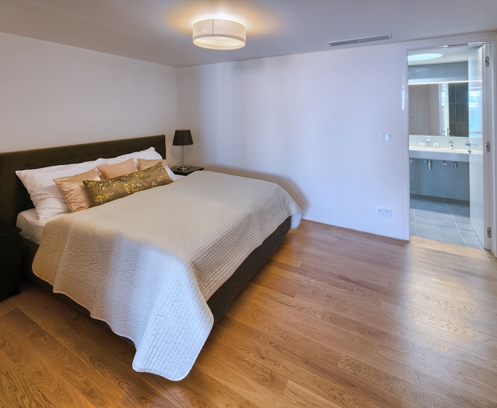 Empirent Apartments 12/50
