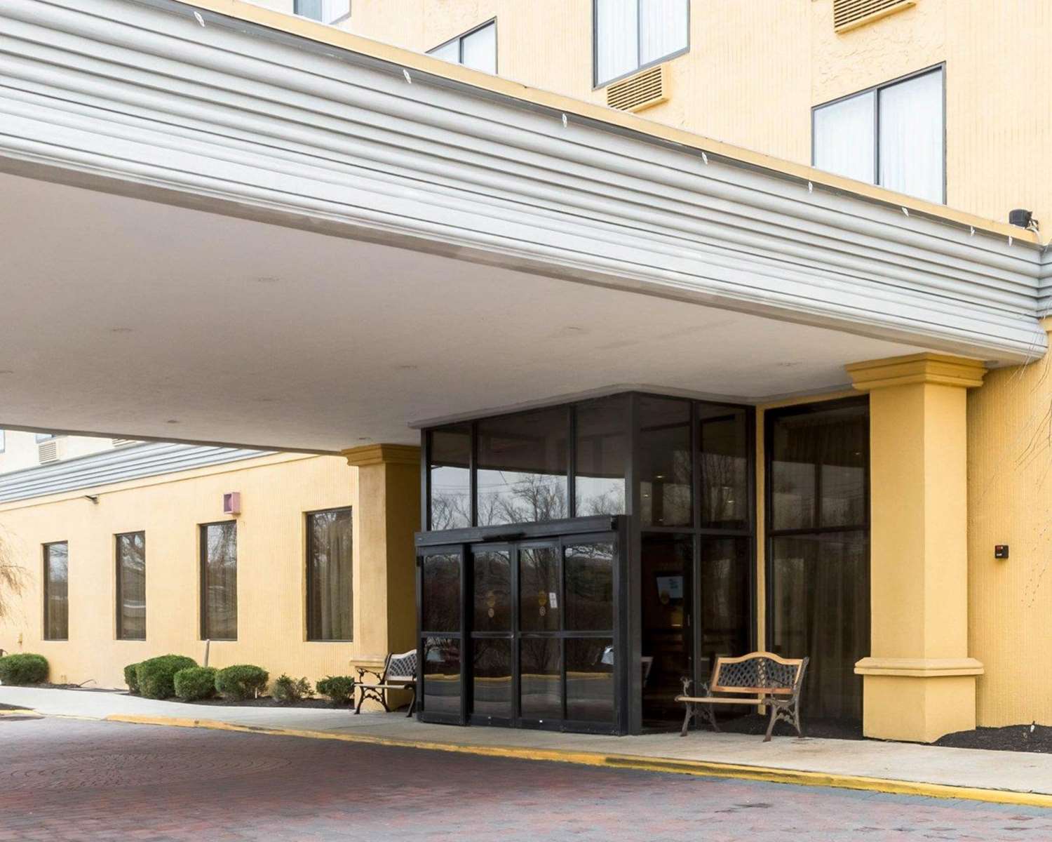 Clarion Hotel Somerset - New Brunswick, NJ 4/33