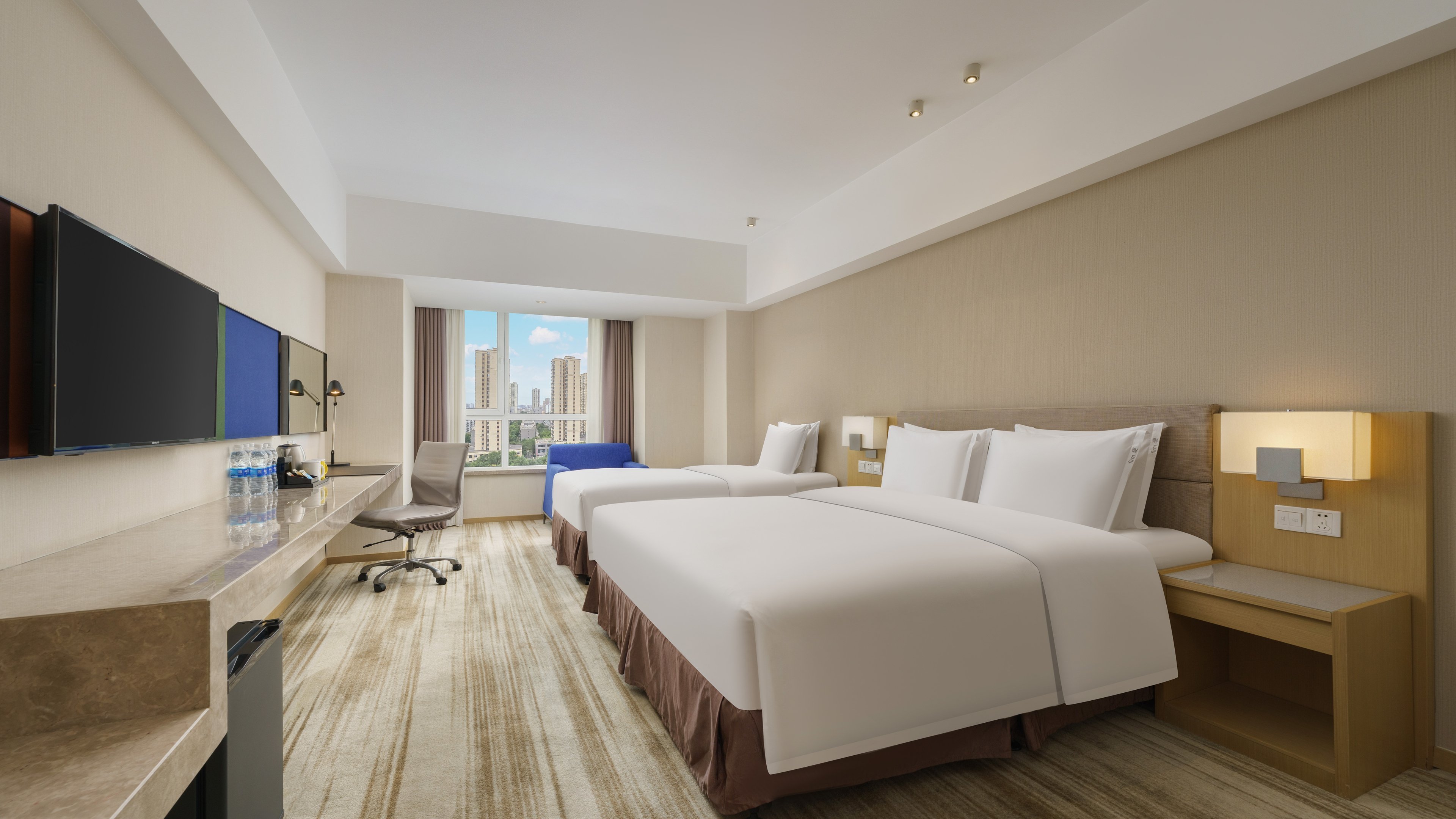Standard, King Bed, Extra Floor Space