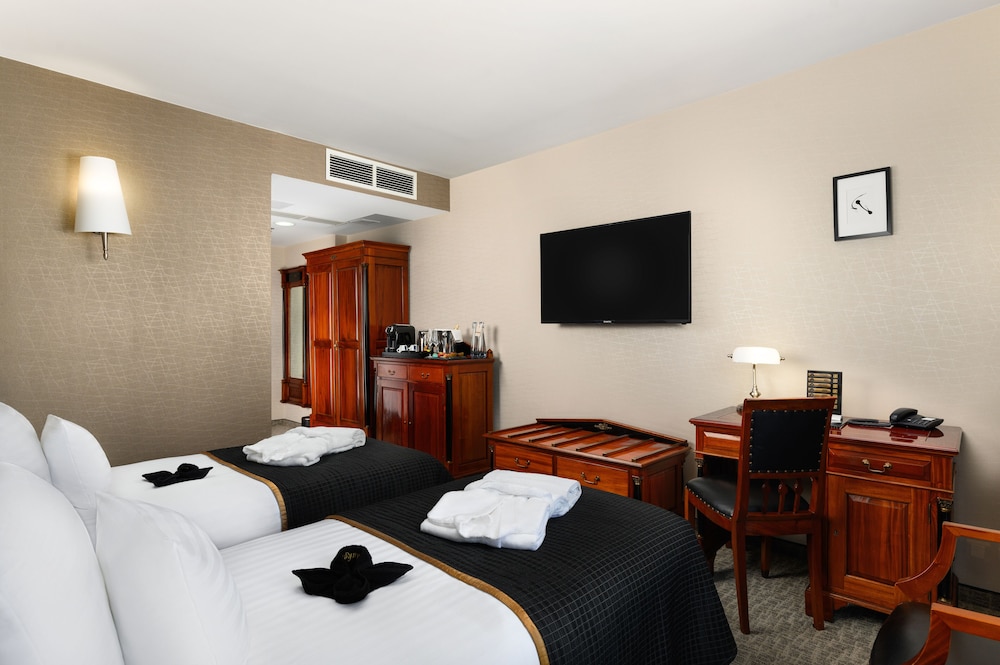 Divinus Hotel 65/71