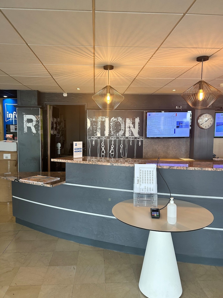 IBIS BUDGET ARLES PALAIS DES CONGRES 6/47