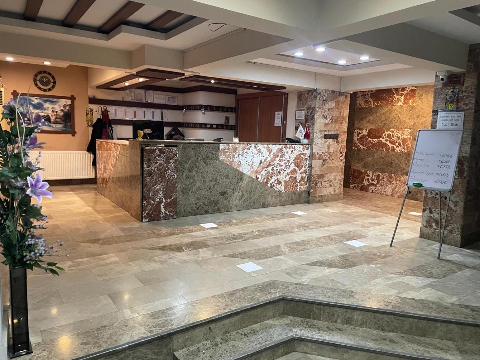 Bulut Hotel 3/12