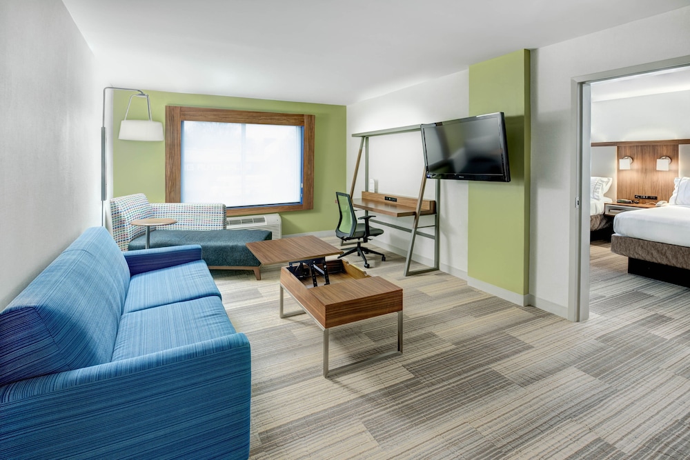 Holiday Inn Express Woodbridge 43/64