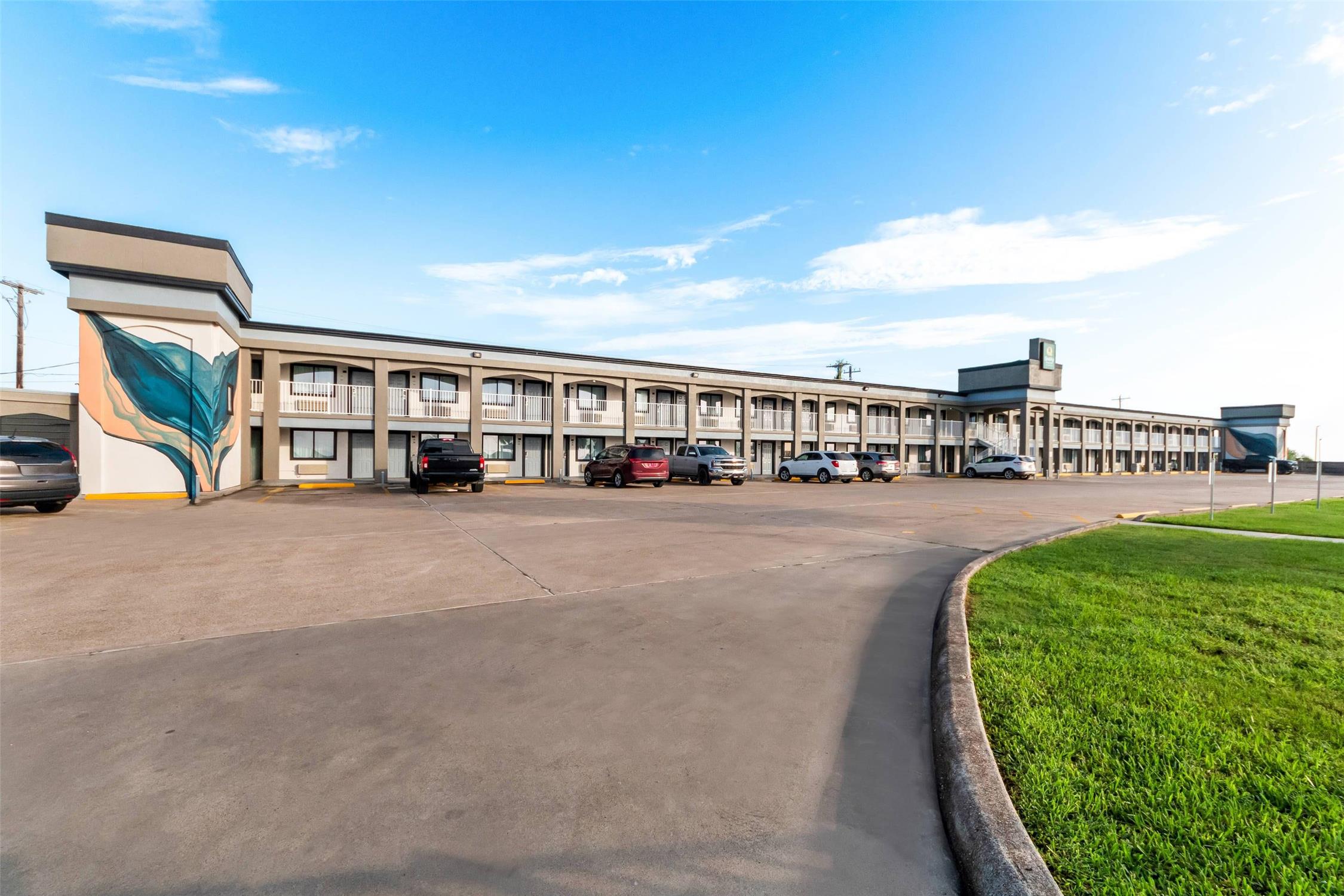 Quality Inn & Suites Port Lavaca Near Lighthouse Beach 25/33