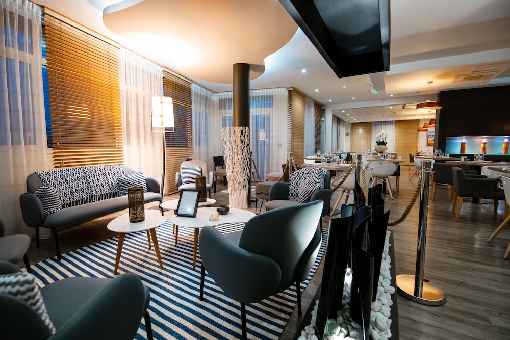 Kyriad Prestige Vannes Centre Palais Des Arts 40/66
