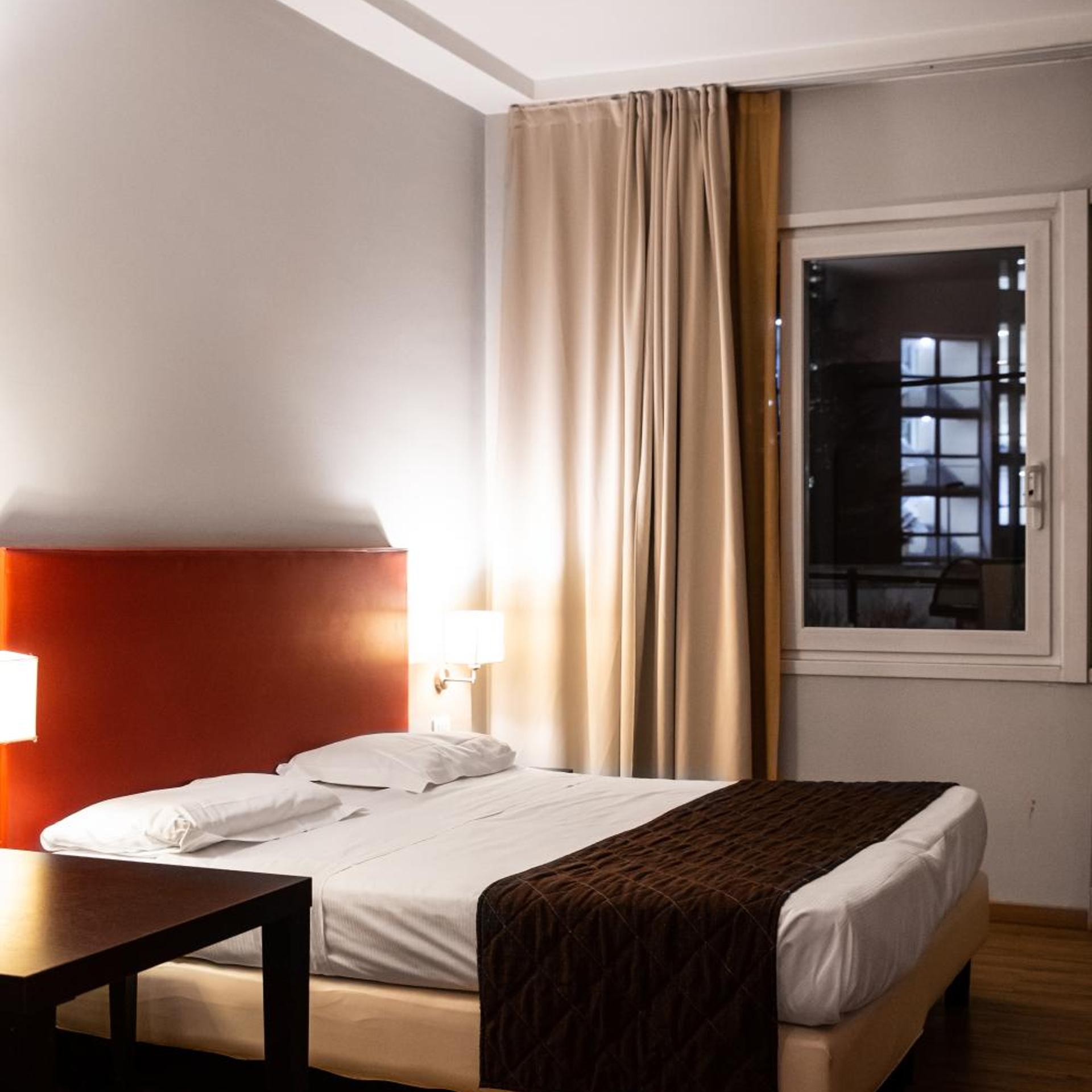 Room, Quintuple