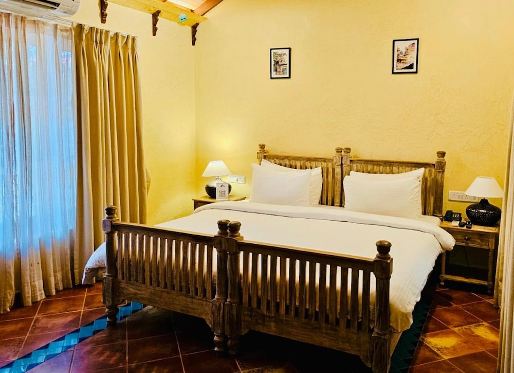 EXECUTIVE, TWIN BEDS, BALCONY