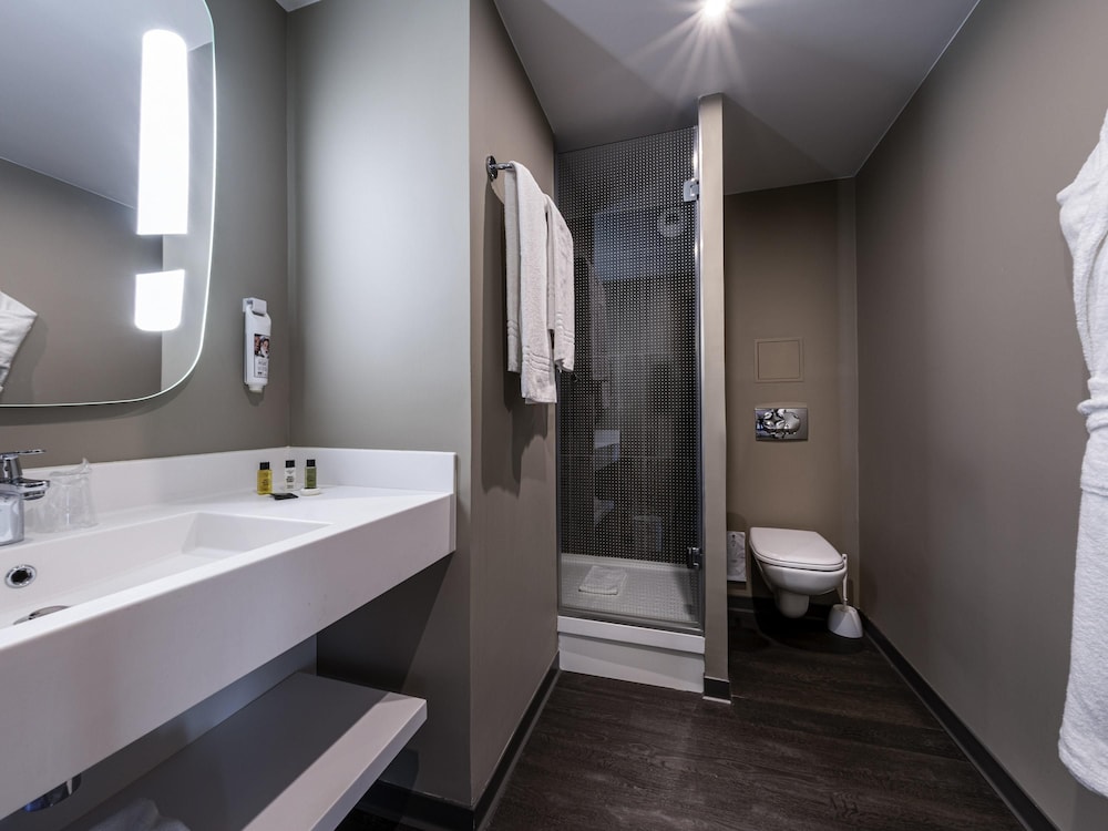 Ibis Nanterre La Defense 77/78