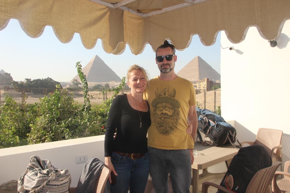 Farida Pyramids View 6/30