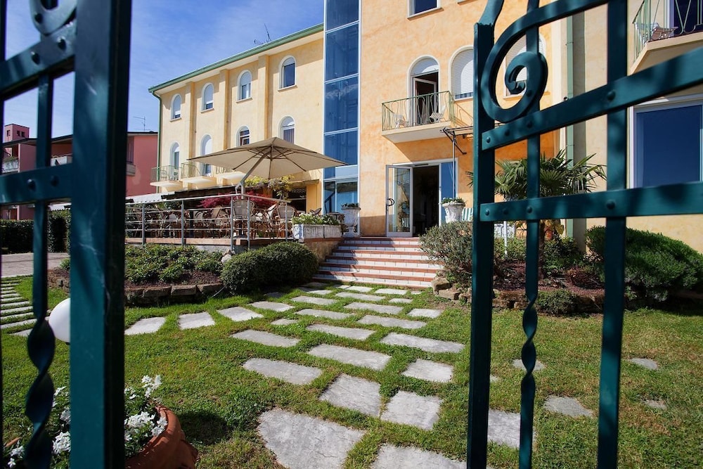 Hotel Europa 5/65