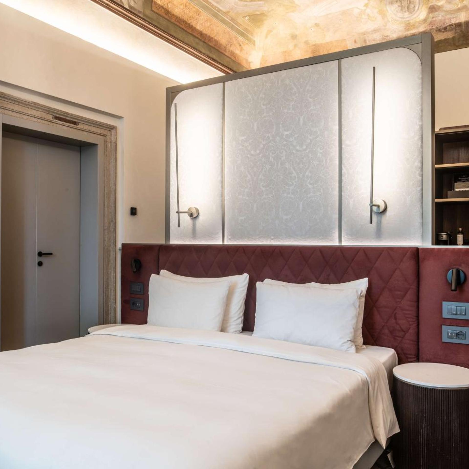 Renaissance, Junior Suite