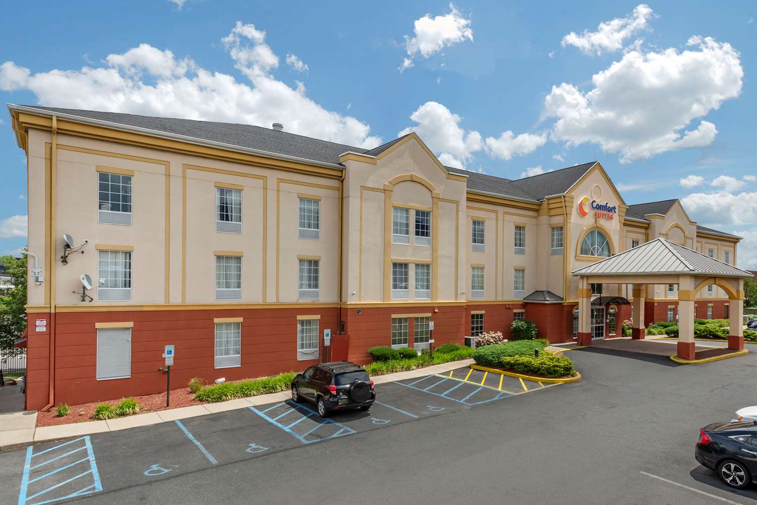 Comfort Suites Newark - Harrison 13/14