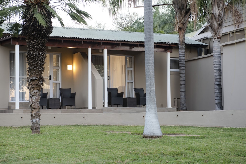 Palm Park Hotel 27/32
