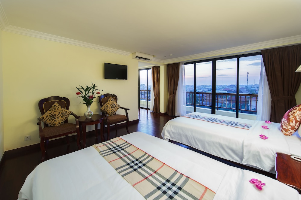 SMILING HOTEL AND SPA 18/50