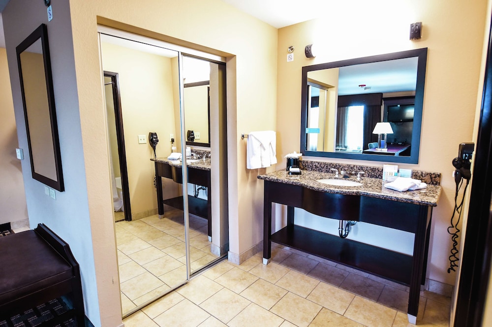 Hampton Inn And Suites Pine Bluff 9/46
