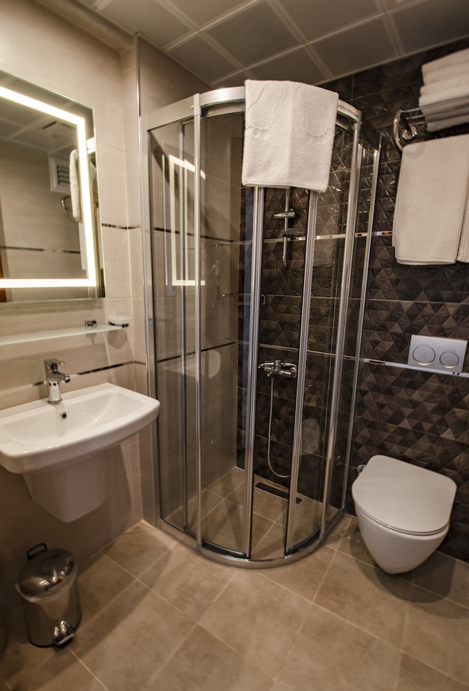 Avrasya Port Hotel 35/40