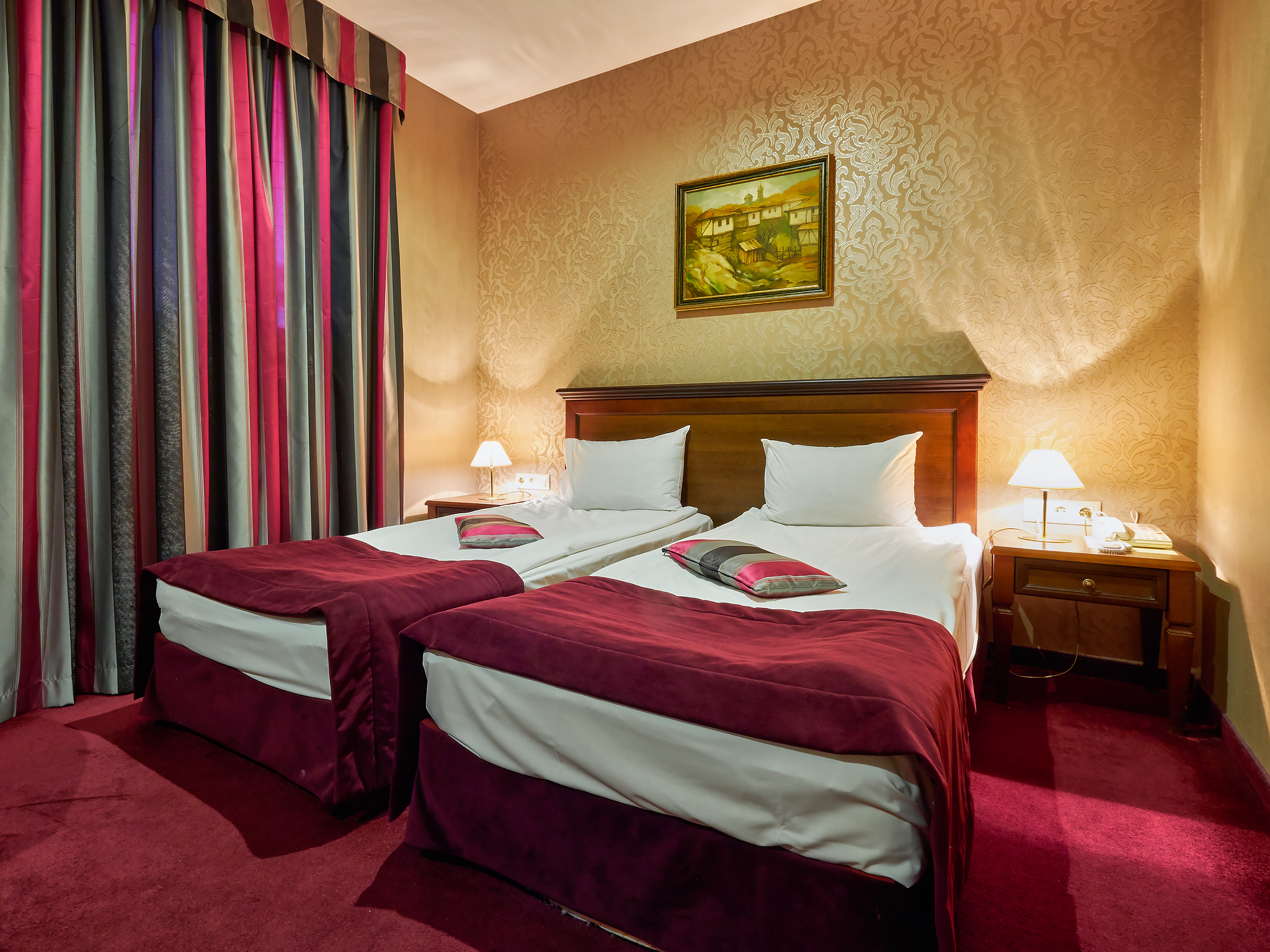Yantra Grand Hotel 13/57