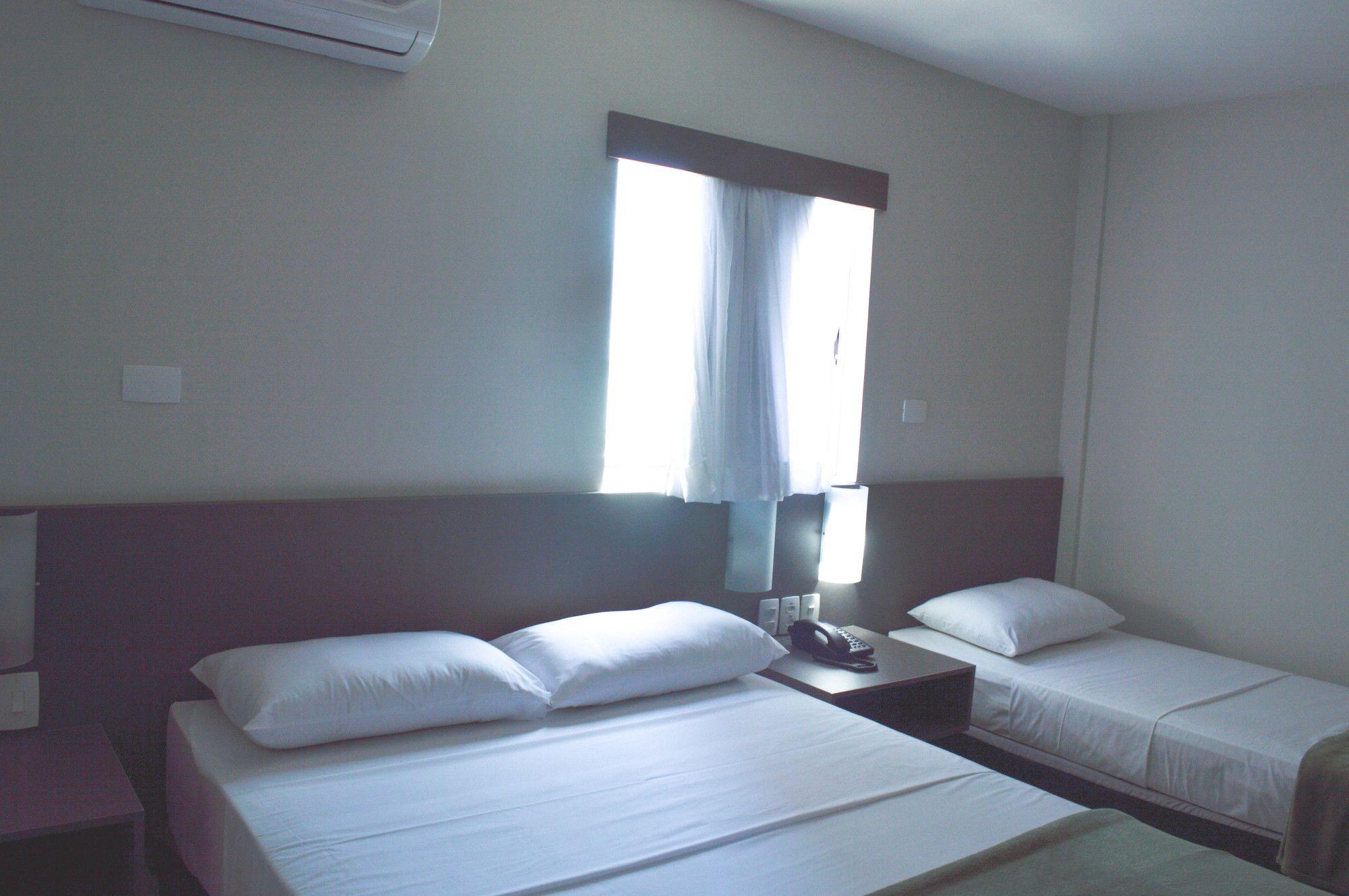 Room, Triple