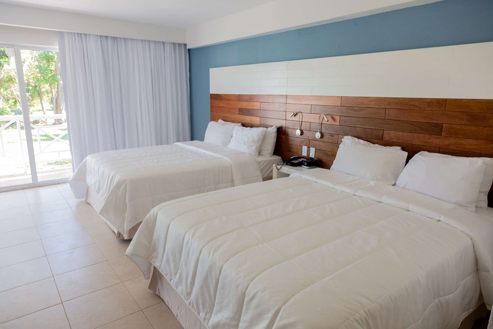 Viva Fortuna Beach by Wyndham A Trademark All Inclusive 32/68