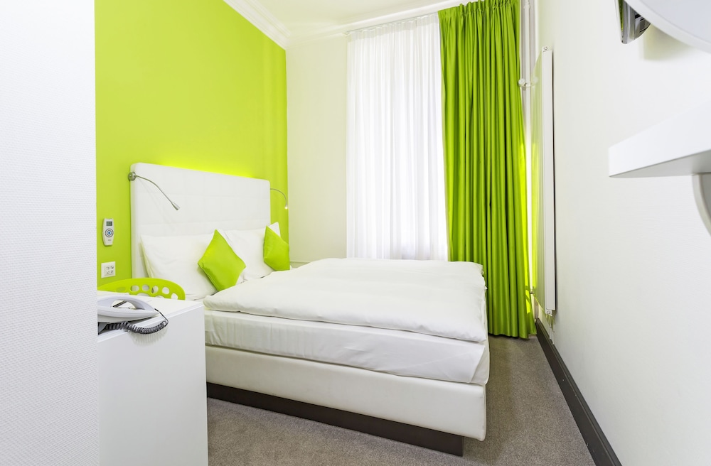 Room at Hotel City Inn, BASEL