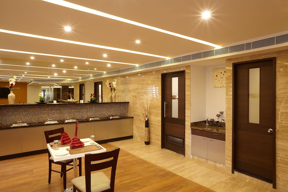 Golden Fruits Business Suites 18/26
