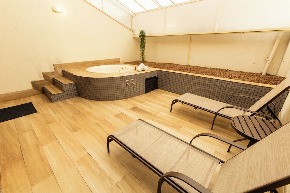 swimming pool spa