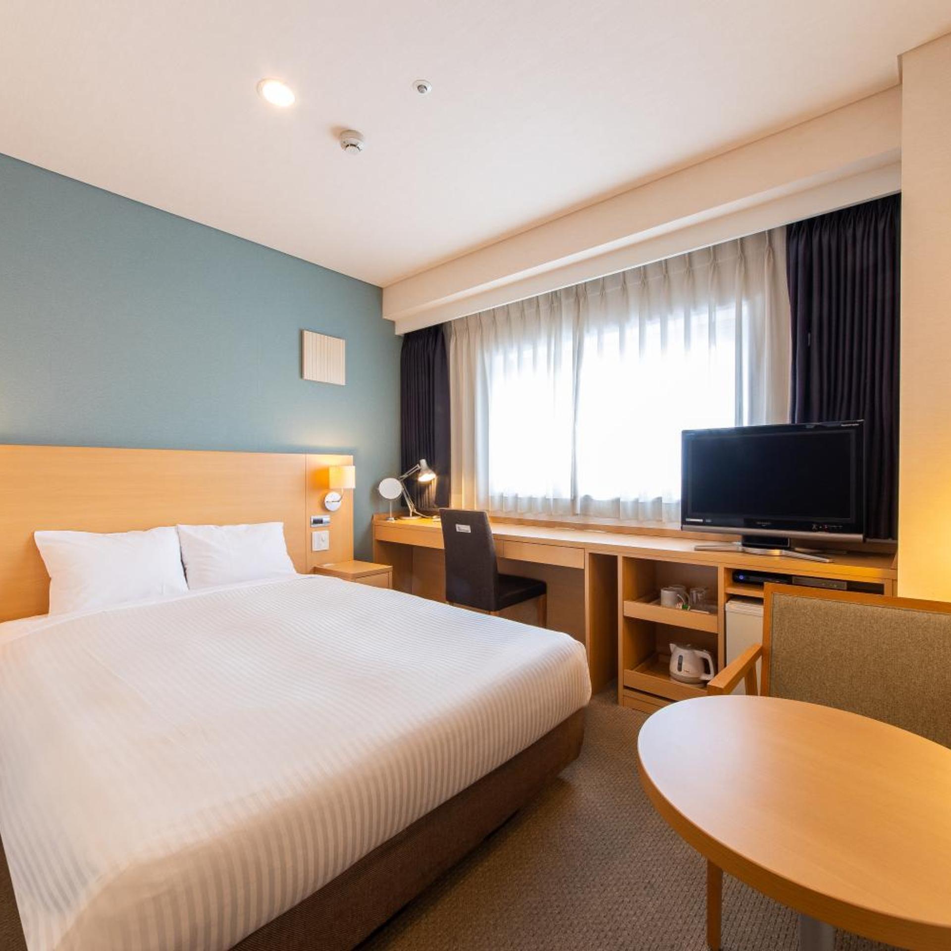 ROOM, DOUBLE BED