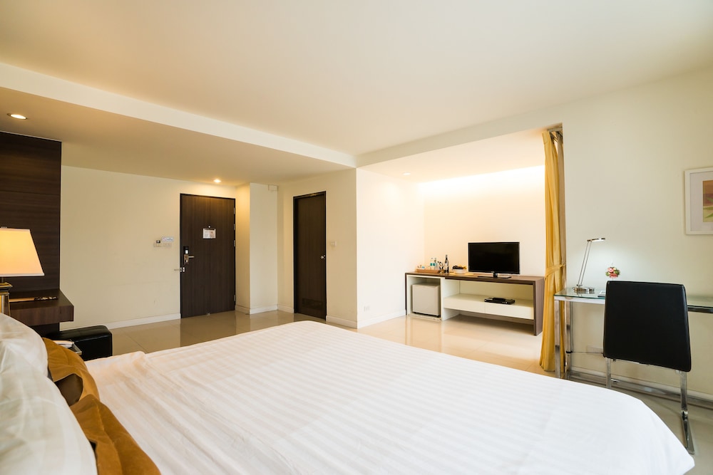 Beyond Suite Hotel 19/73