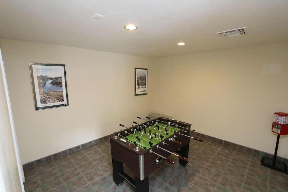 Thunderbird Resort Club 13/30