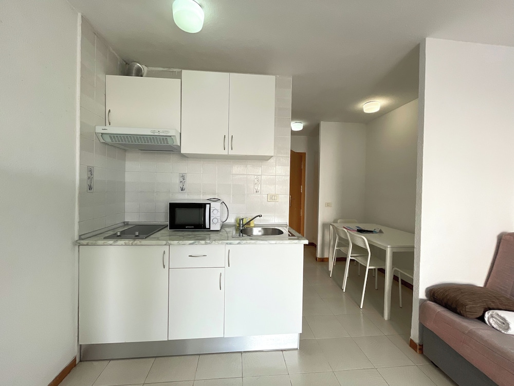 APARTAMENTOS BERNAT PIE DE PLAYA 3000 11/68