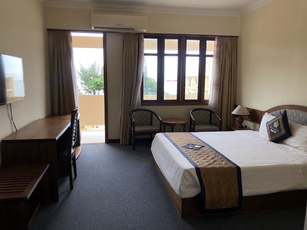 Rex Hotel 32/66