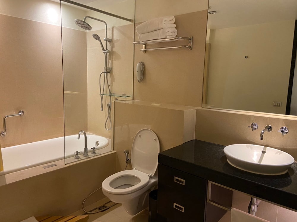 2 BEDROOMS, EXECUTIVE