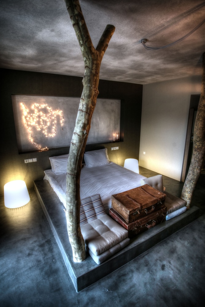 Oniropetra Boutique Hotel 53/75