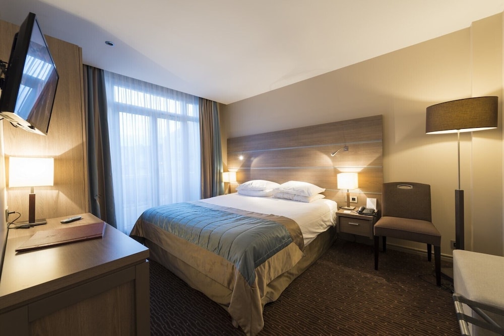 Hotel Bristol 16/50