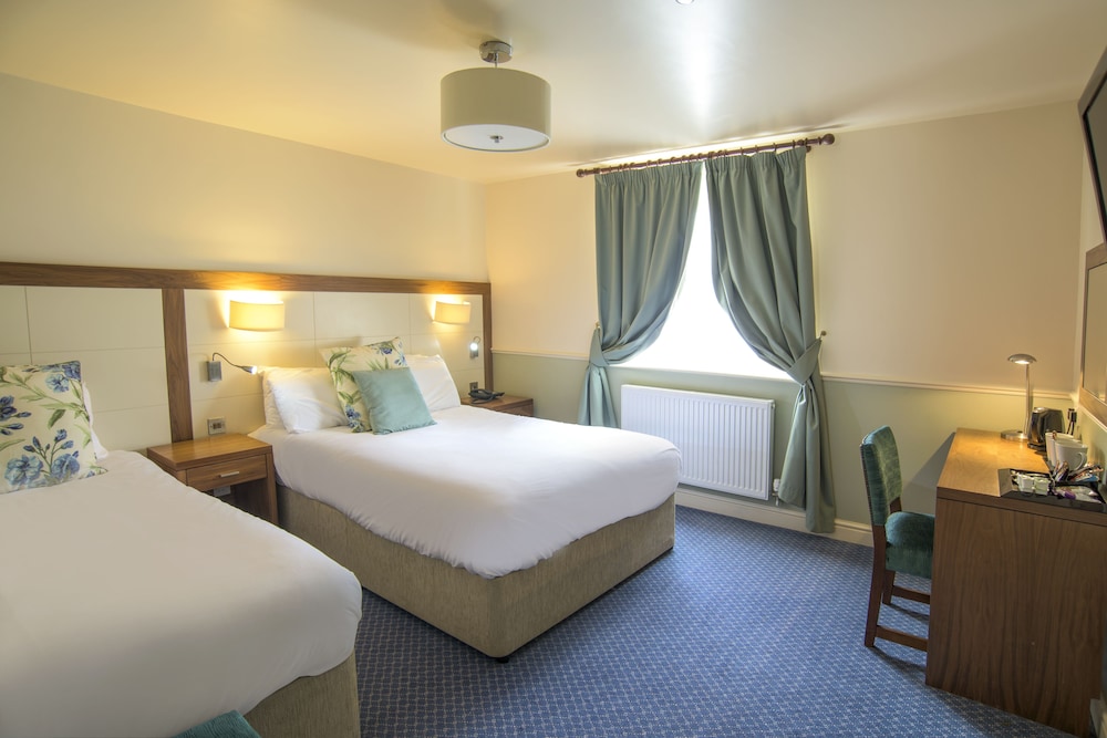 Newby Bridge Hotel 26/60