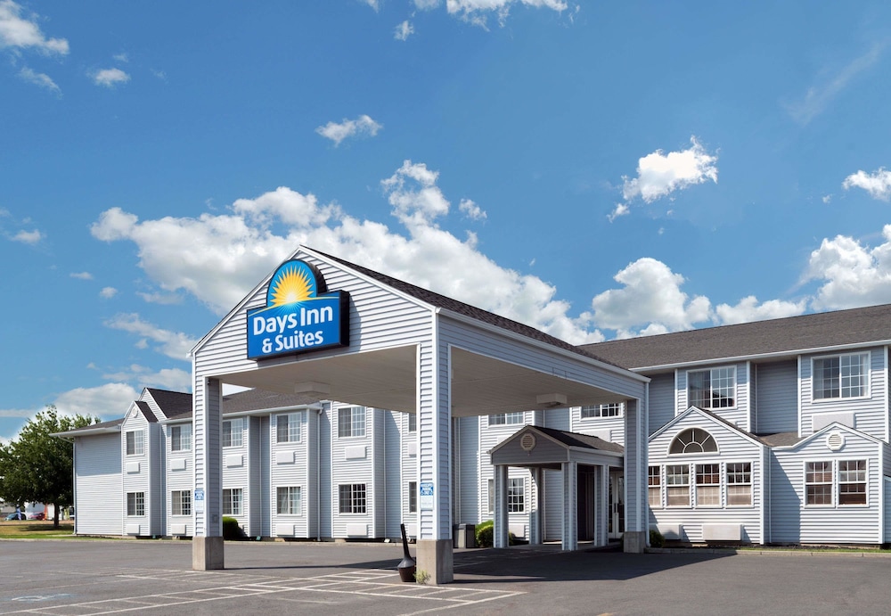 Days Inn & Suites By Wyndham Spokane Airport Airway Heights 1/41