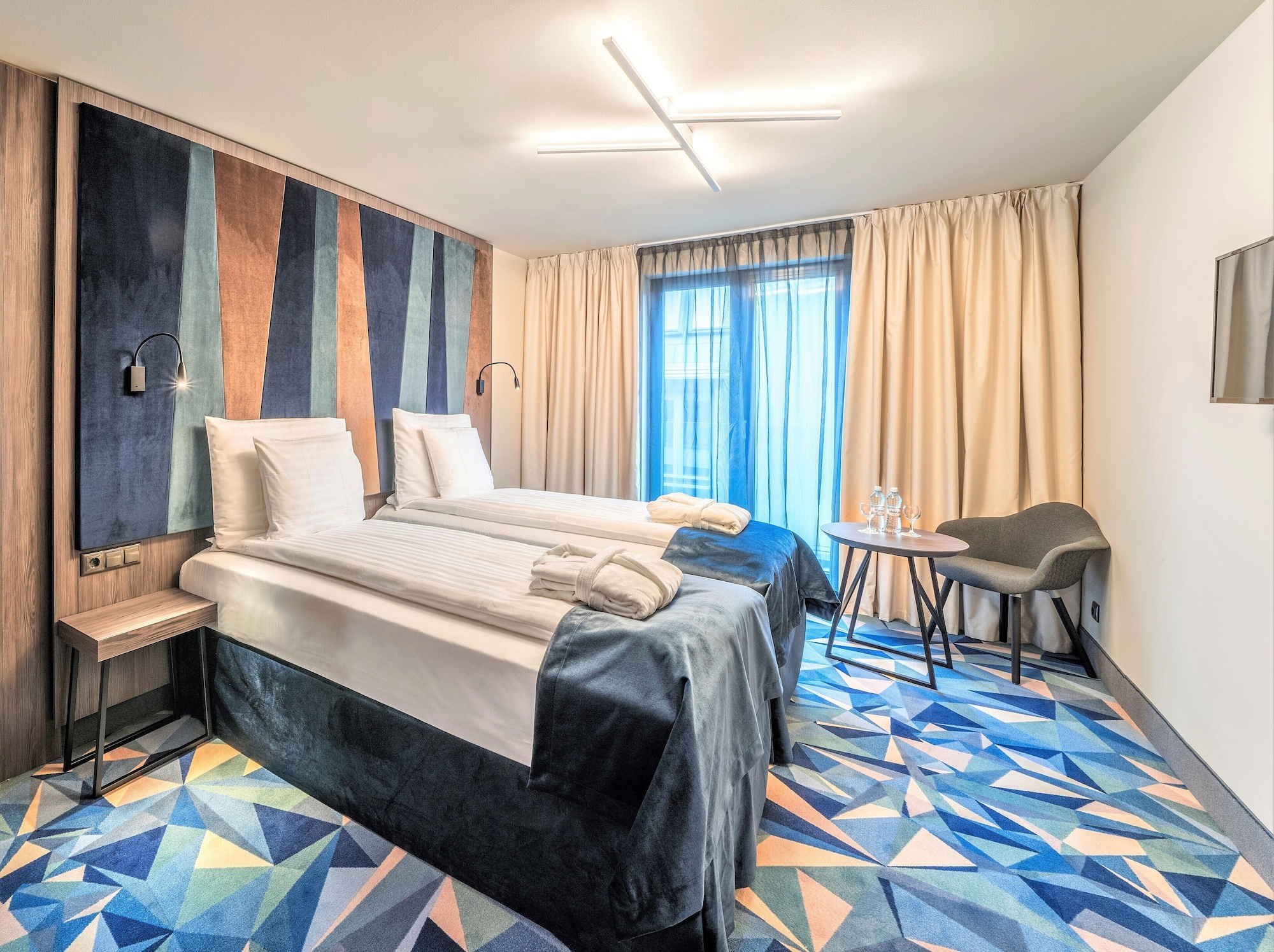 Standard, Twin Beds 4/9