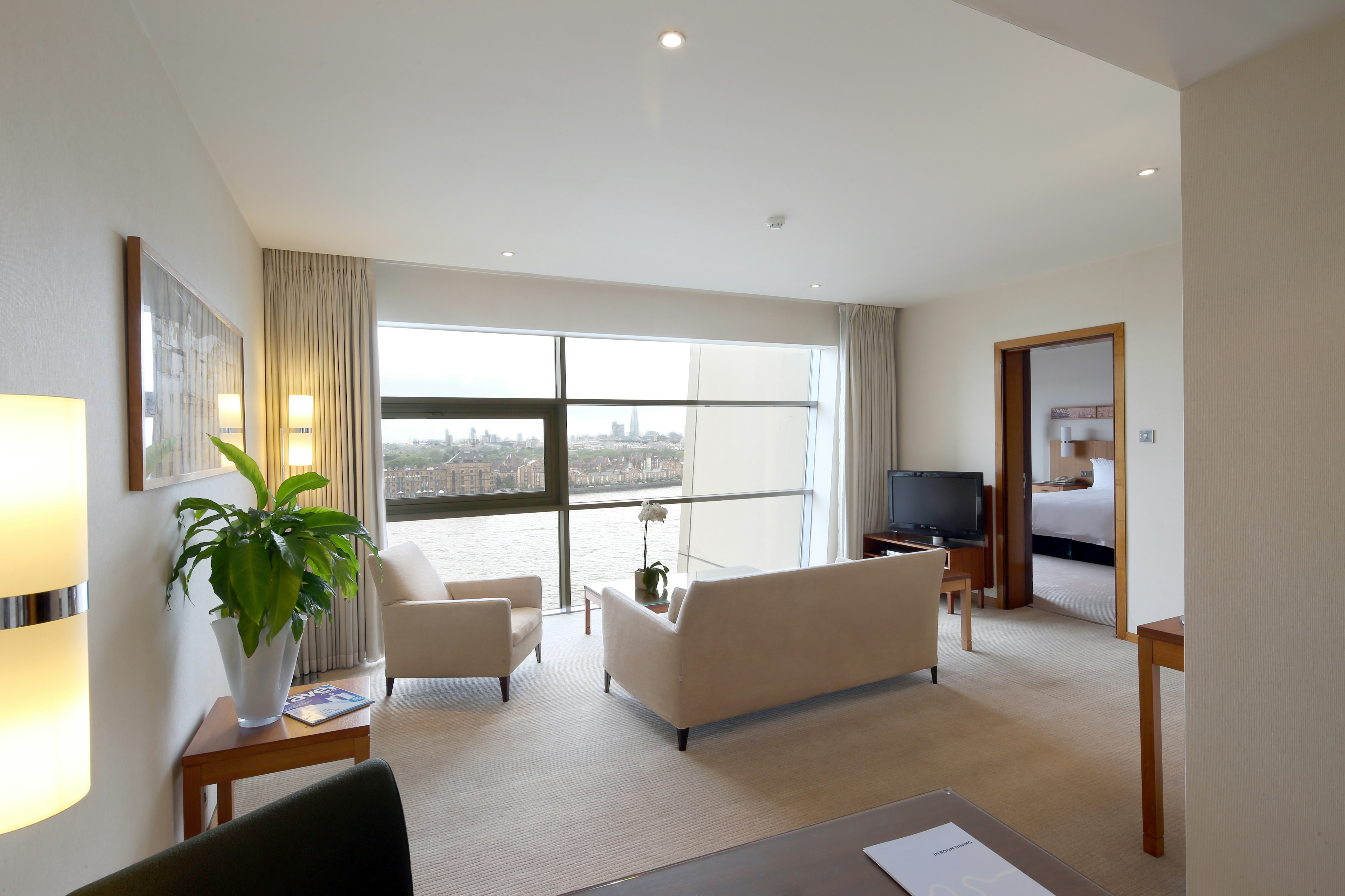 Vignette Collection Canary Riverside Plaza London by IHG 44/60