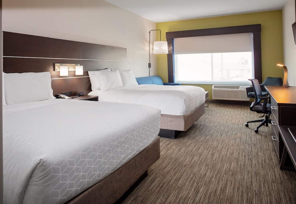 Holiday Inn Express & Suites El Paso North, an IHG Hotel 17/50