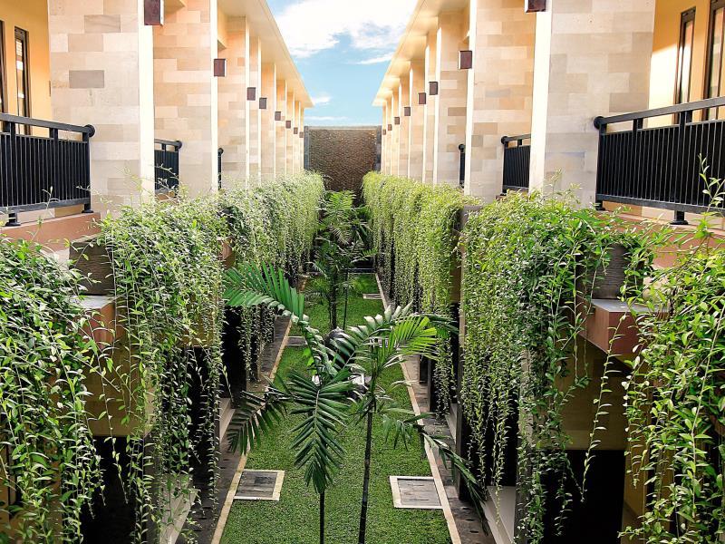 Bali Mega Hotel 55/63